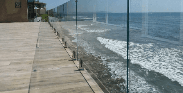 image of glass railing system