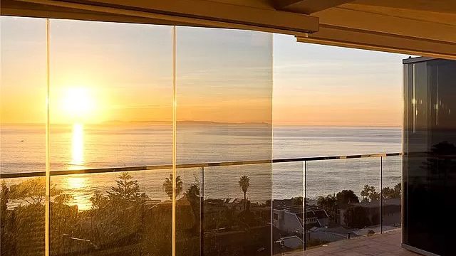 sliding glass doors over looking ocean